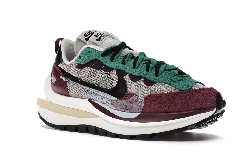 Nike Vaporwaffle sacai Villain Red Neptune Green
