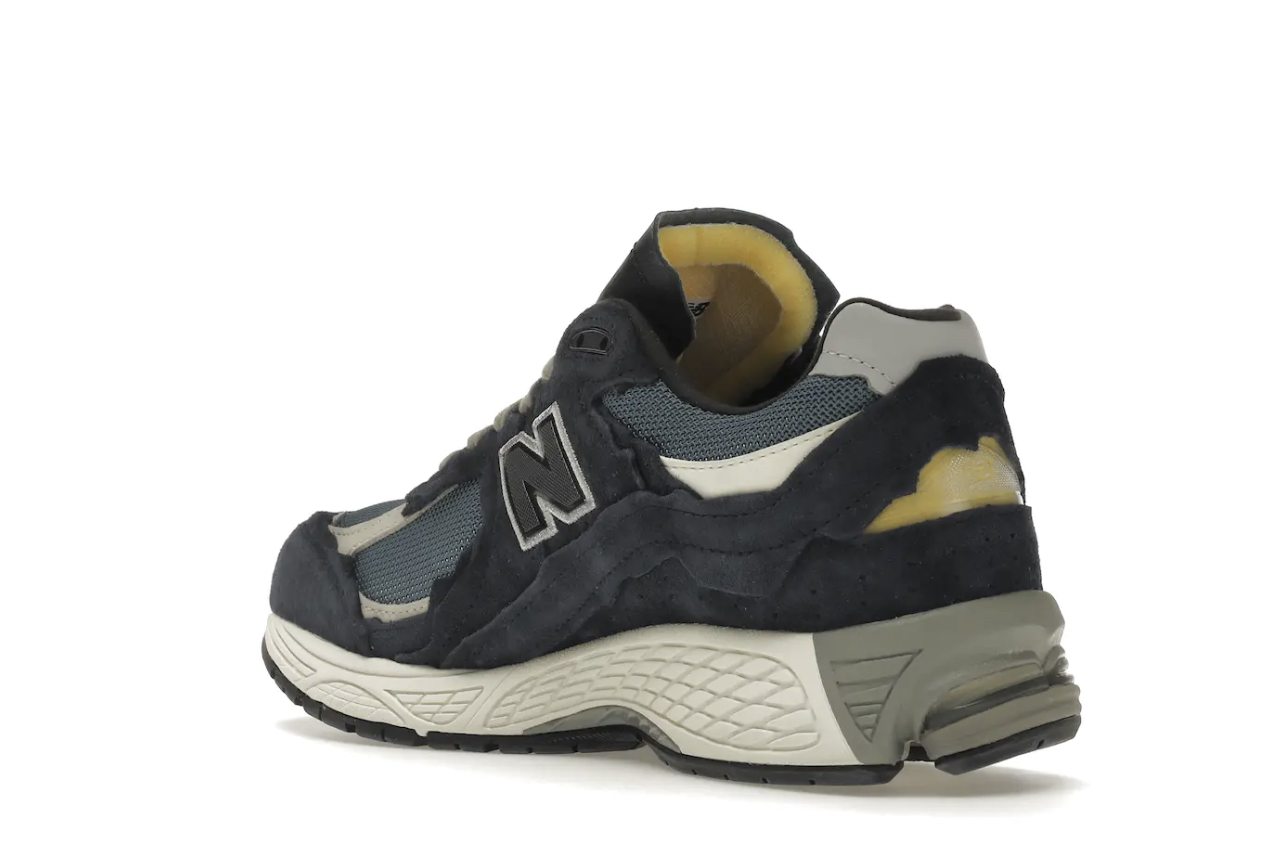 New Balance 2002R Protection Pack Black Grey